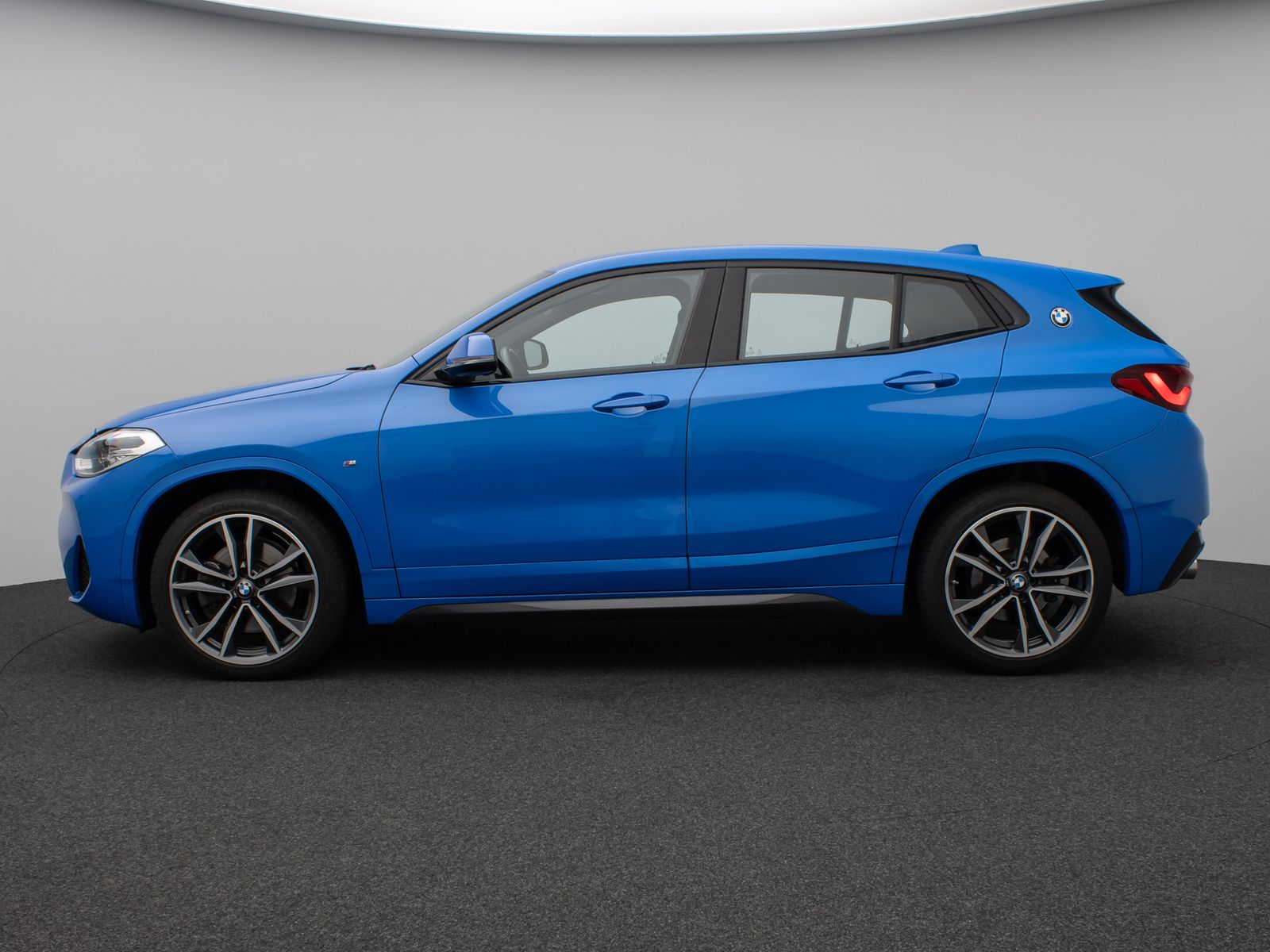 Fahrzeugabbildung BMW X2 xD20i M Sport DAB HUD Navi+ Alarm LED PDChint