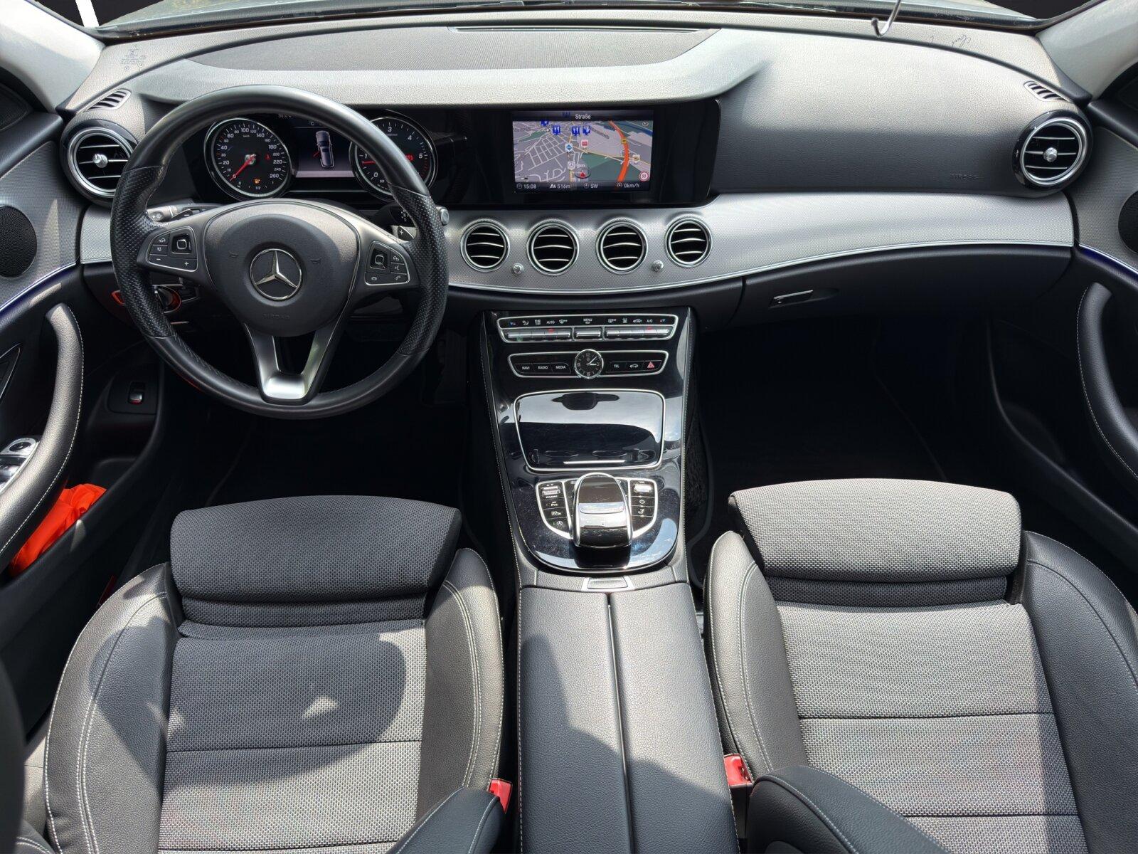 Mercedes-Benz E 200dT*Avantgarde*Standheizung* AHK*RFK*LED*TOT