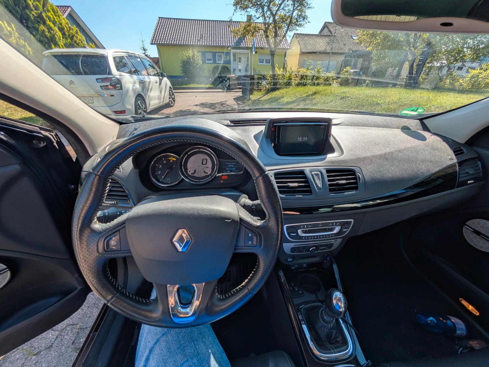 Renault Megane 2015 — photo 10