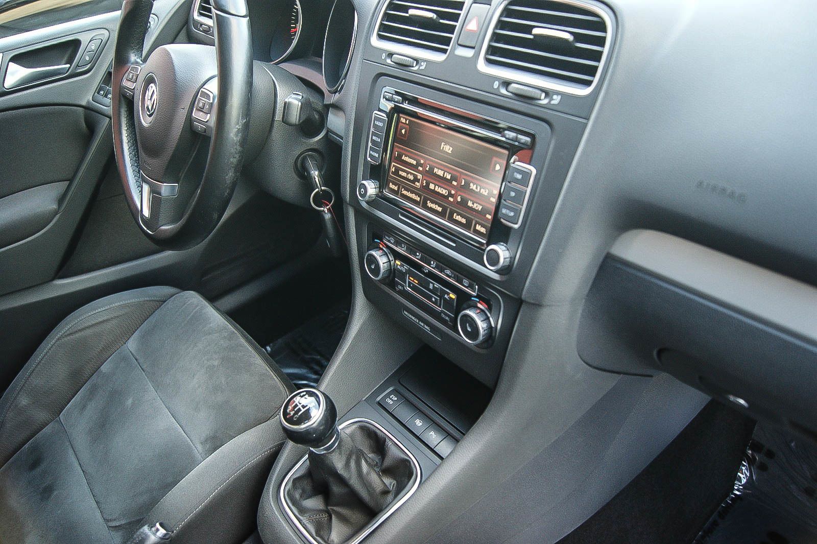 Fahrzeugabbildung Volkswagen Golf VI 14TSI Highline STANDHEIZUNG PARKLENKASS.