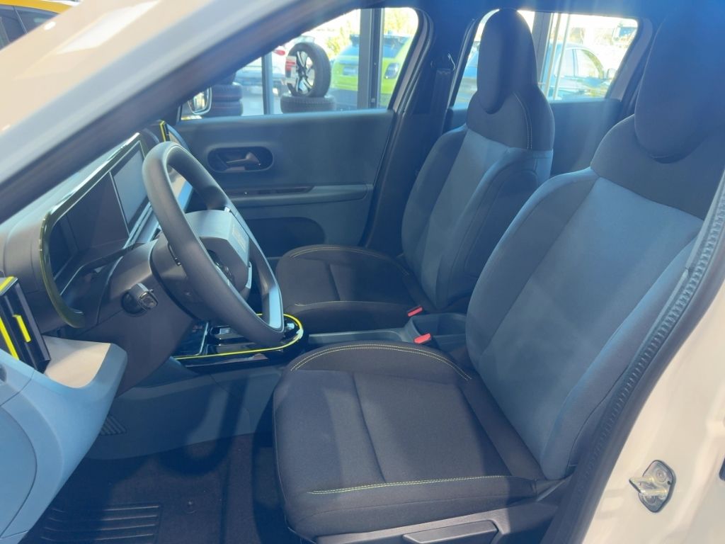 Fahrzeugabbildung Fiat Grande Panda Business Edition Hybrid, Navi, PDC,