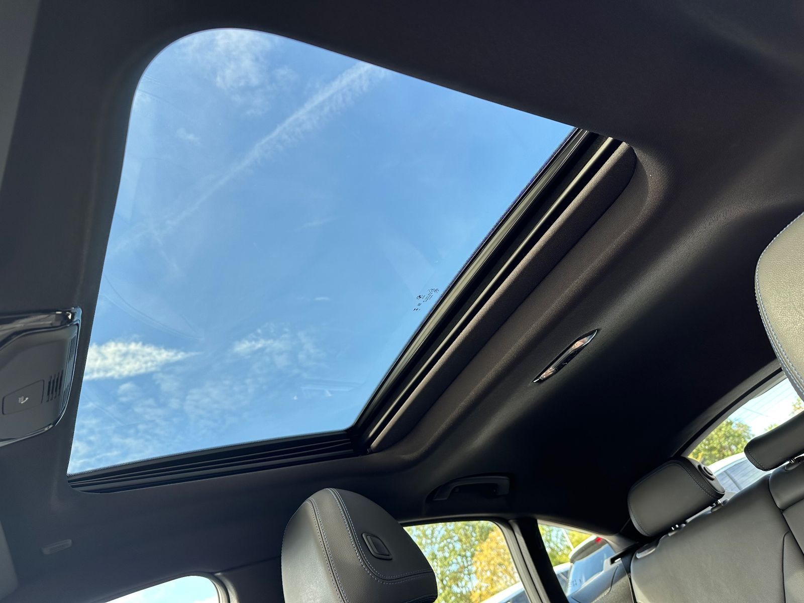 Fahrzeugabbildung BMW i4 GC eDrive40 M-Sport NAV+LED+GLASDACH+ACC+VC