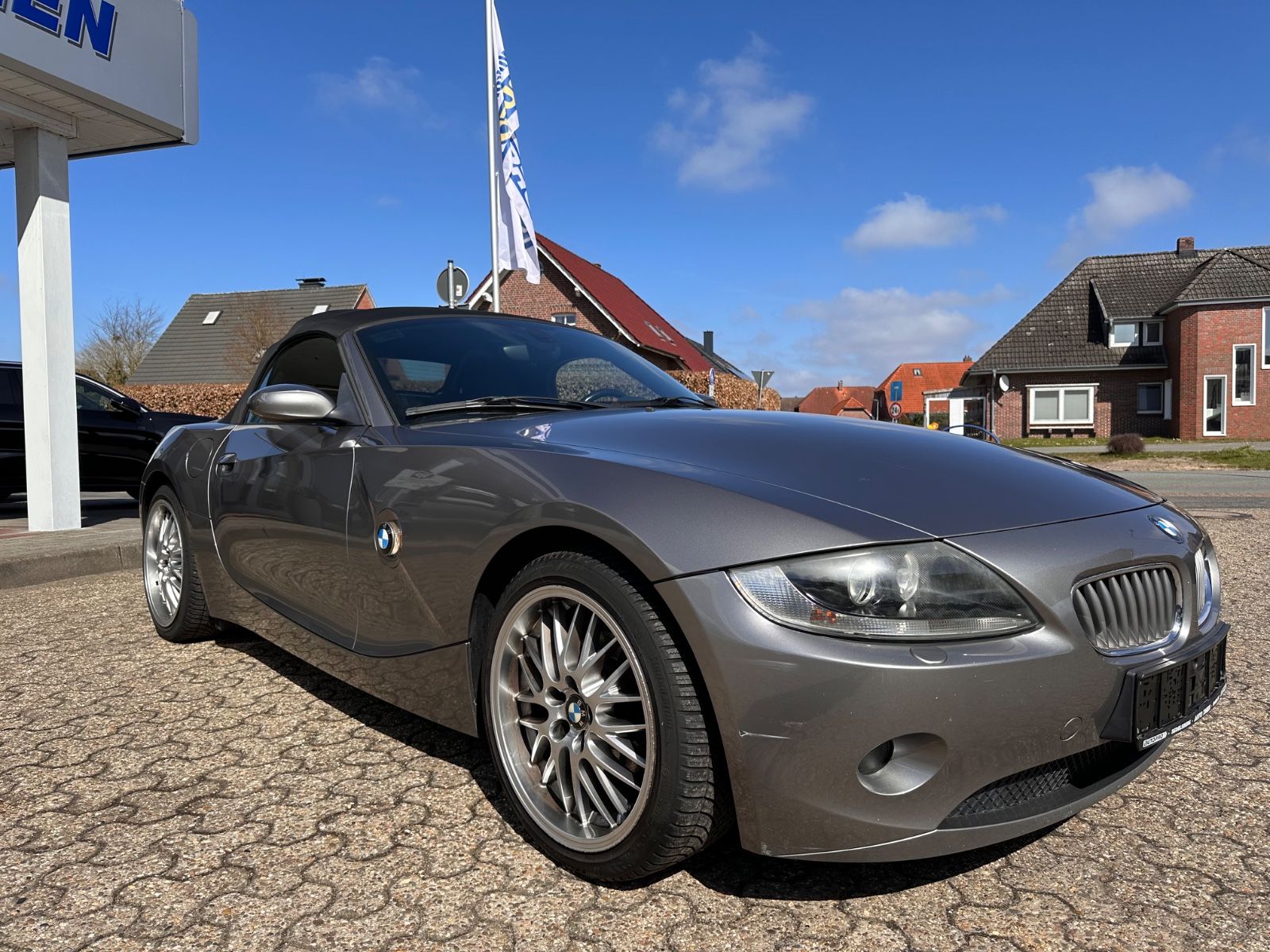 Fahrzeugabbildung BMW Z4 Roadster 2.2i Xenon/Leder/GRA/HiFi/PDC/Klima