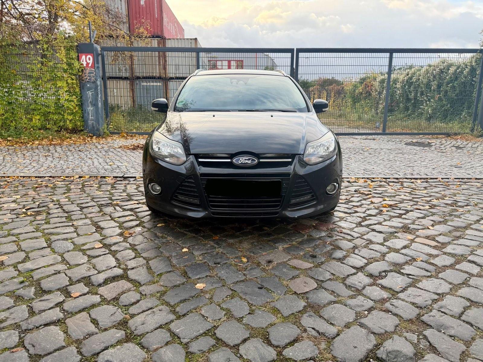 Ford Focus 2012 — photo 8