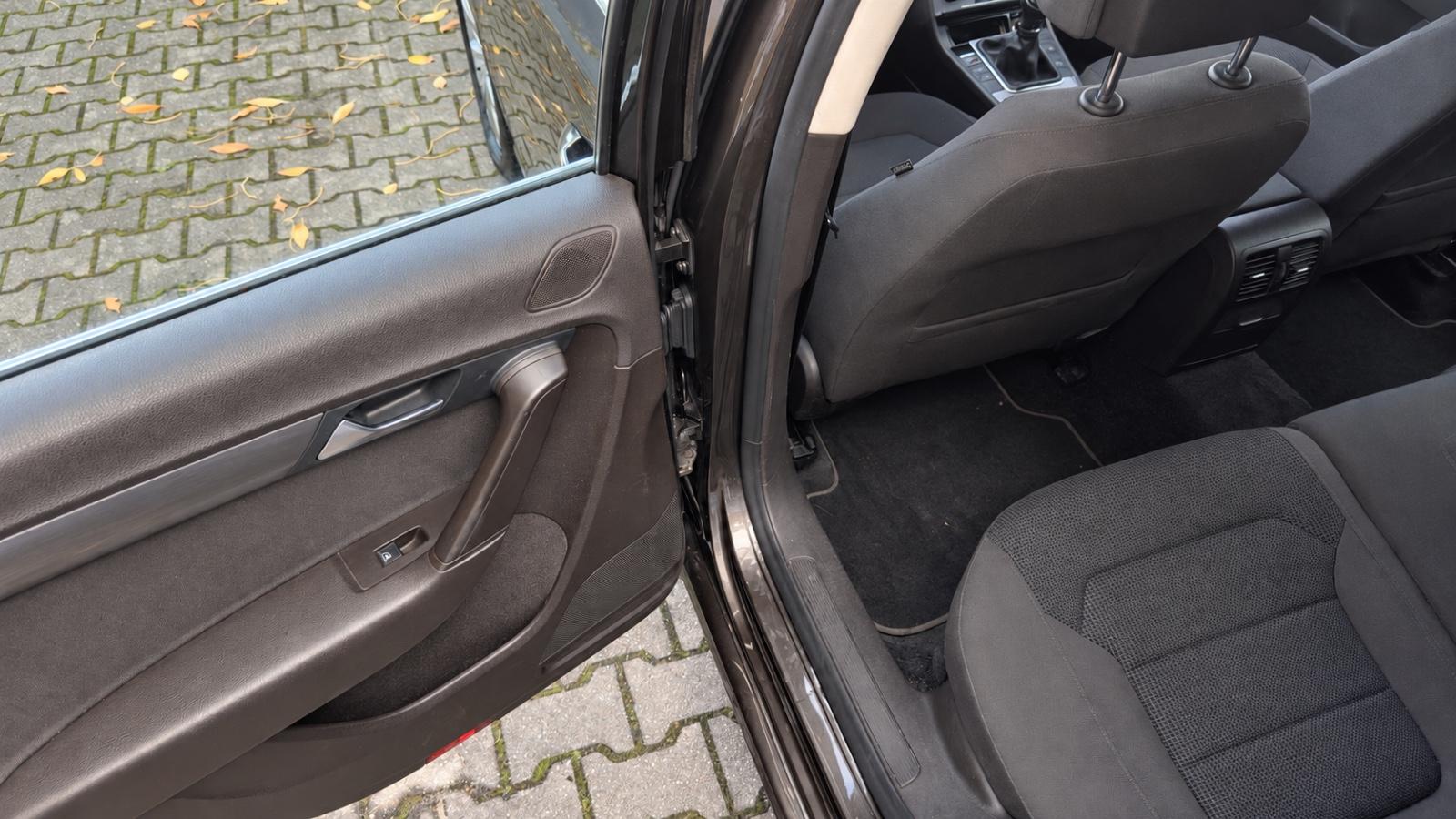 Volkswagen Passat 2013 — photo 35
