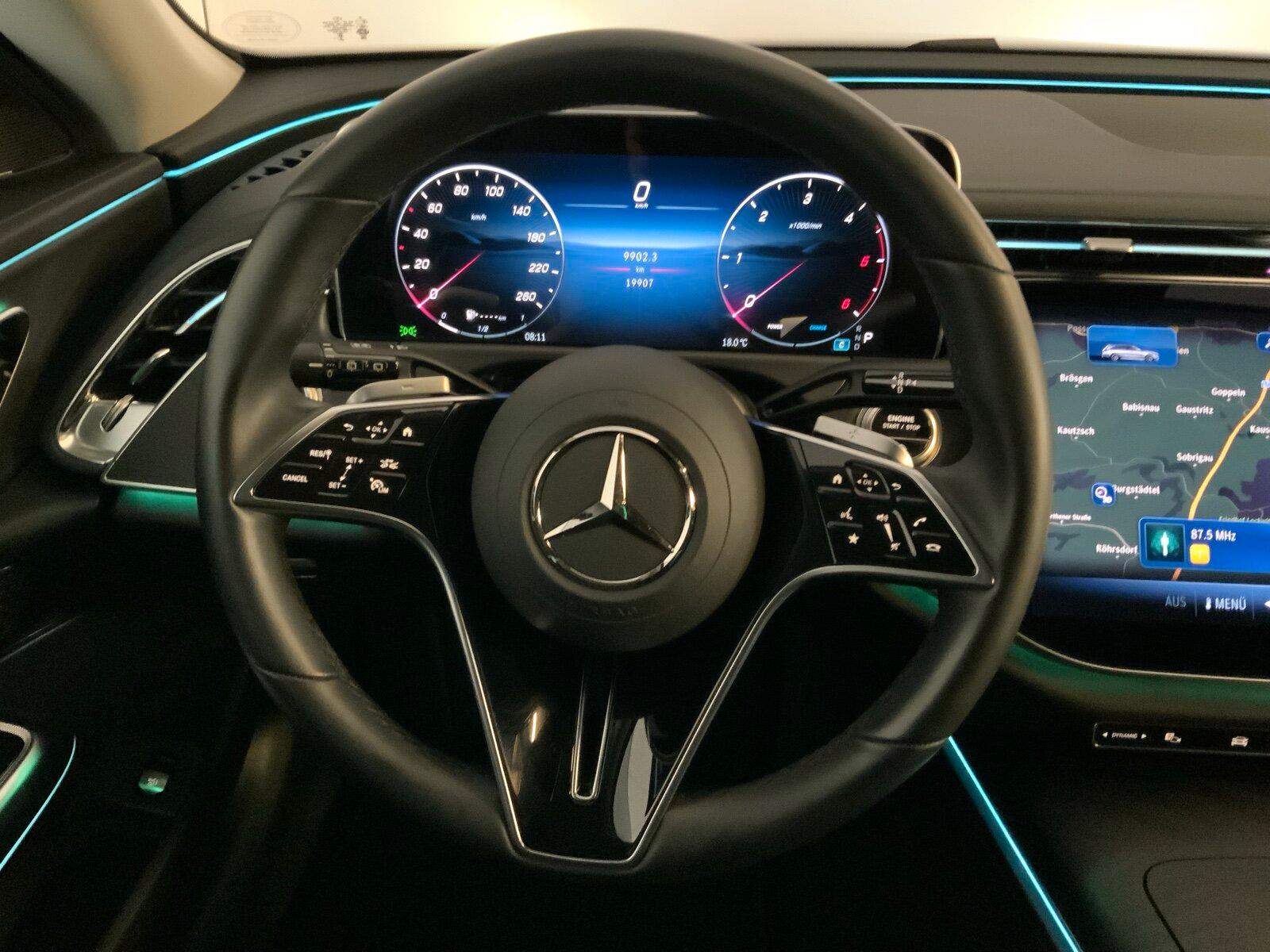 Mercedes-Benz E 220 d T AVANTGARDE AHK DISTRONIC KEYLESS RüKam