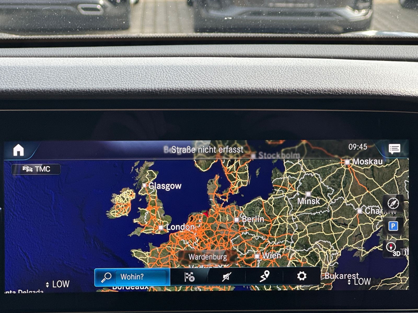 Fahrzeugabbildung Mercedes-Benz E 400d T 4Matic AMG-Line NAV+LED+360GRAD