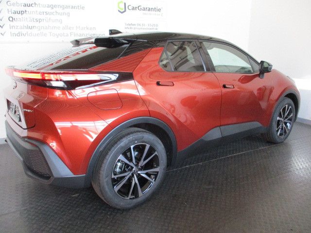 Fahrzeugabbildung Toyota C-HR Plug-In Hybrid FWD Teamplayer