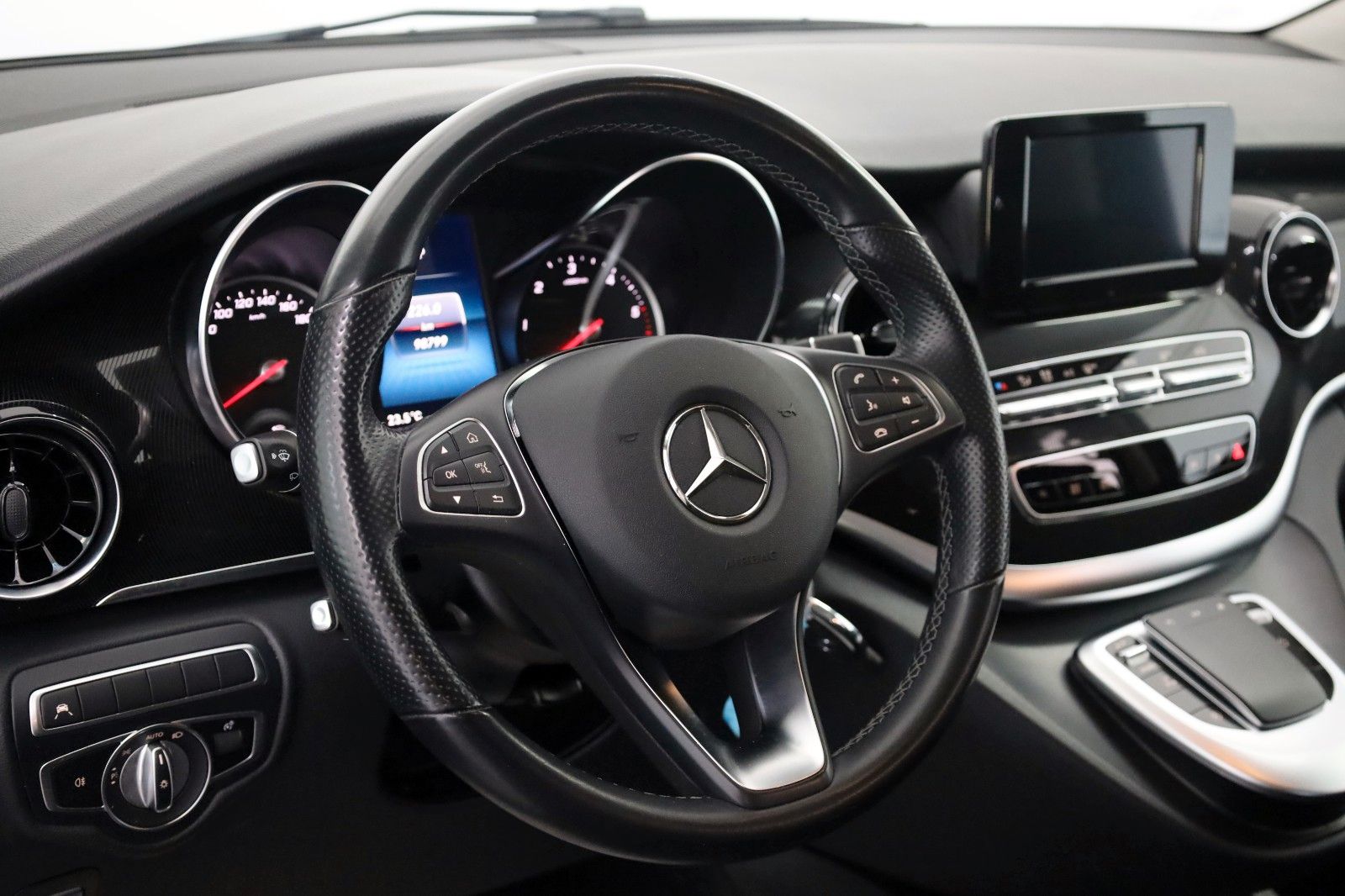 Fahrzeugabbildung Mercedes-Benz V 250d EDITION LANG,7Sitz,Navi,Kamera,ACC,AHK+WR
