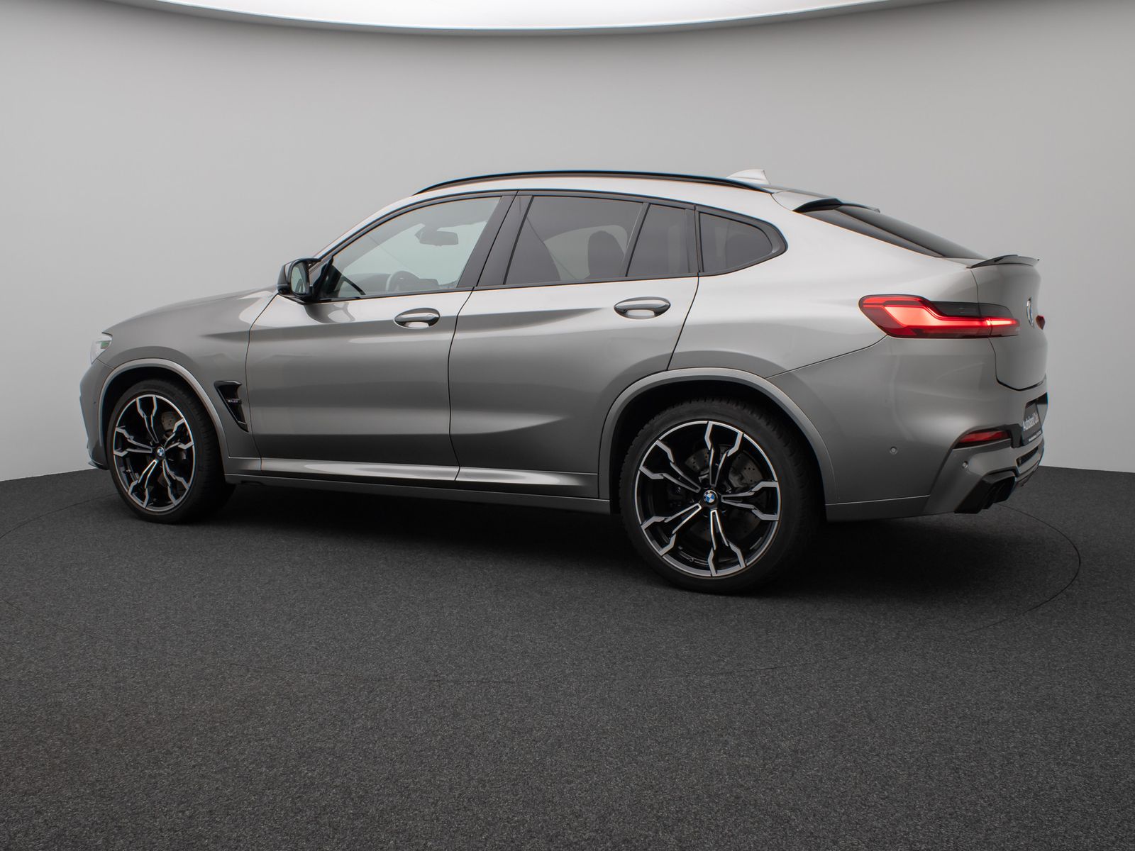 Fahrzeugabbildung BMW X4 M Panorama 360°HUD DAB H/K Individual 21Zoll