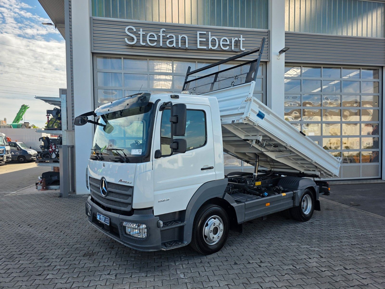 Fahrzeugabbildung Mercedes-Benz Atego 823 K 4x2 Meiller 2x AHK Klima 3 Sitze