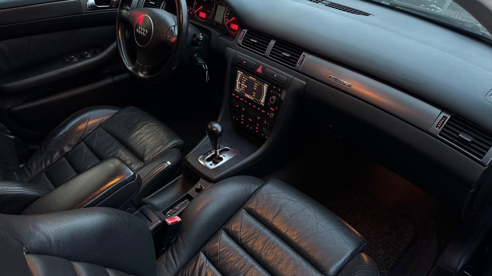 Audi Quattro 2004 — photo 12