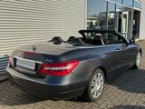 Mercedes-Benz E200 Cabrio Automatik - Mercedes-Benz E 200 mit Benzin-Antrieb: Cabrio, Automatik