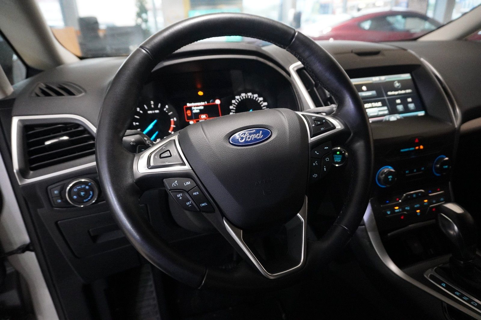 Fahrzeugabbildung Ford S-Max 2.0D BUSINESS 4X4 7-SITZE NAVI/SH/PDC/TEMP
