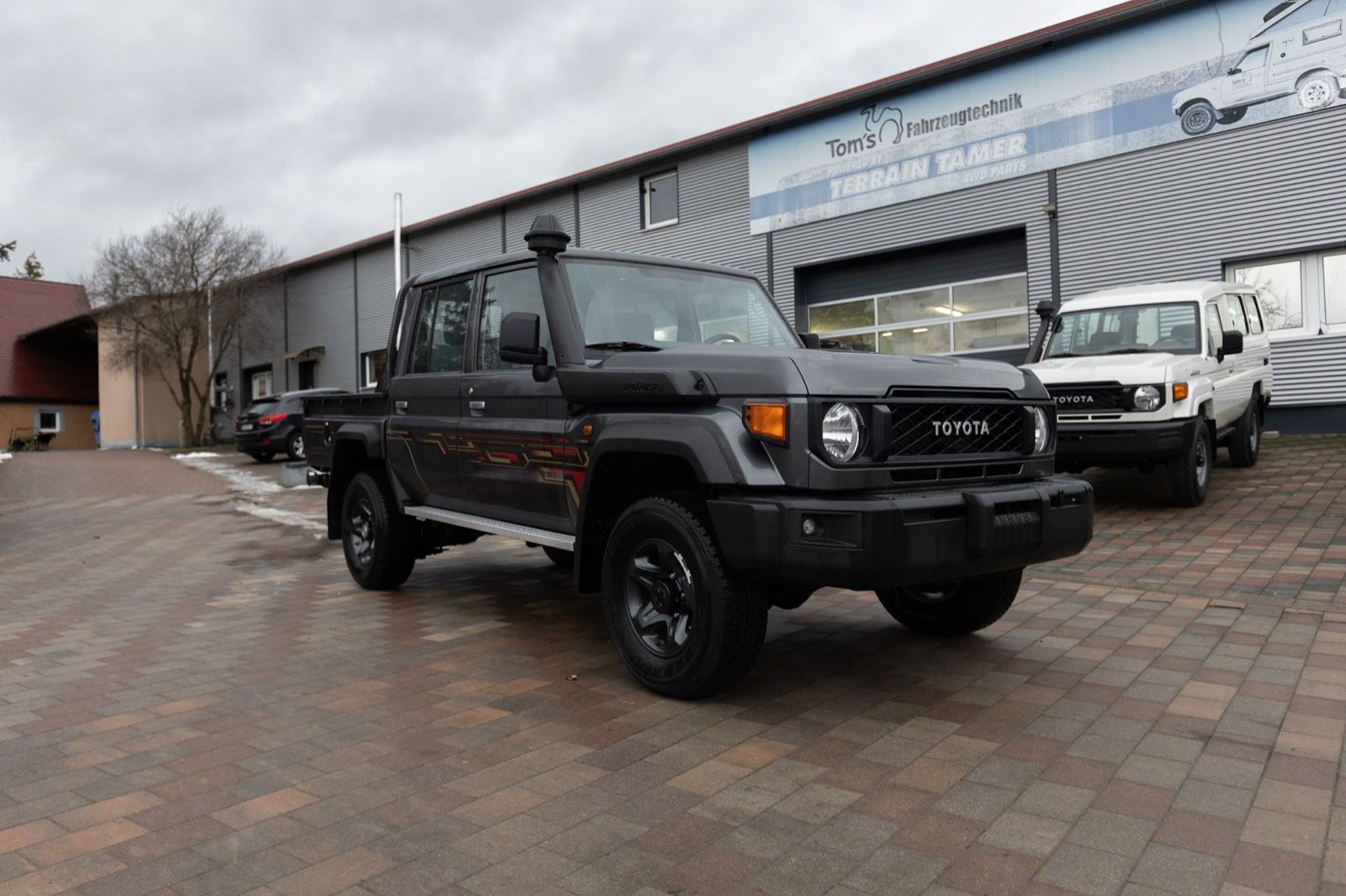 Toyota Land Cruiser GRJ 79DC VX LIM Facelift 2025