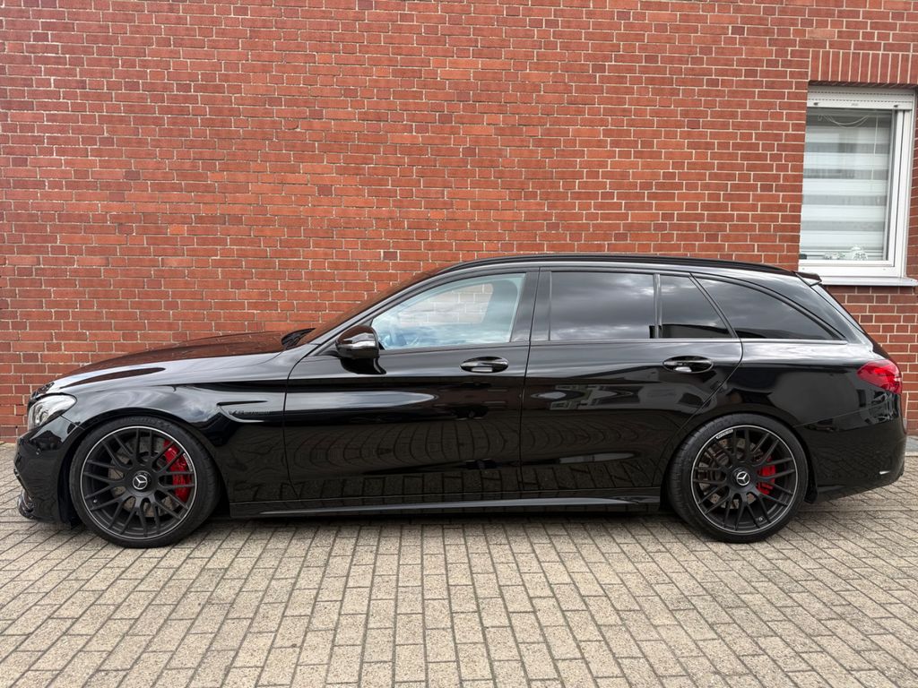 Image of Mercedes-Benz C 63 AMG
