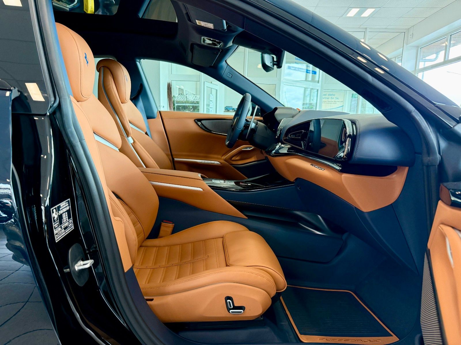 Fahrzeugabbildung Ferrari Purosangue Panorama/Carbon/Burmester/360/Matrix