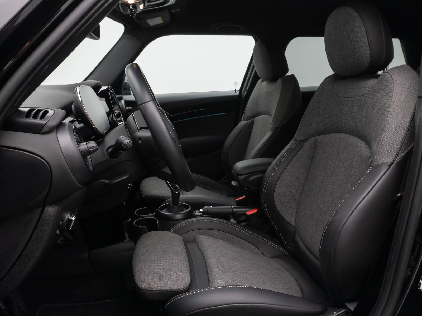 Fahrzeugabbildung MINI Cooper Trim Kamera DAB Komfort Leder Sport LED