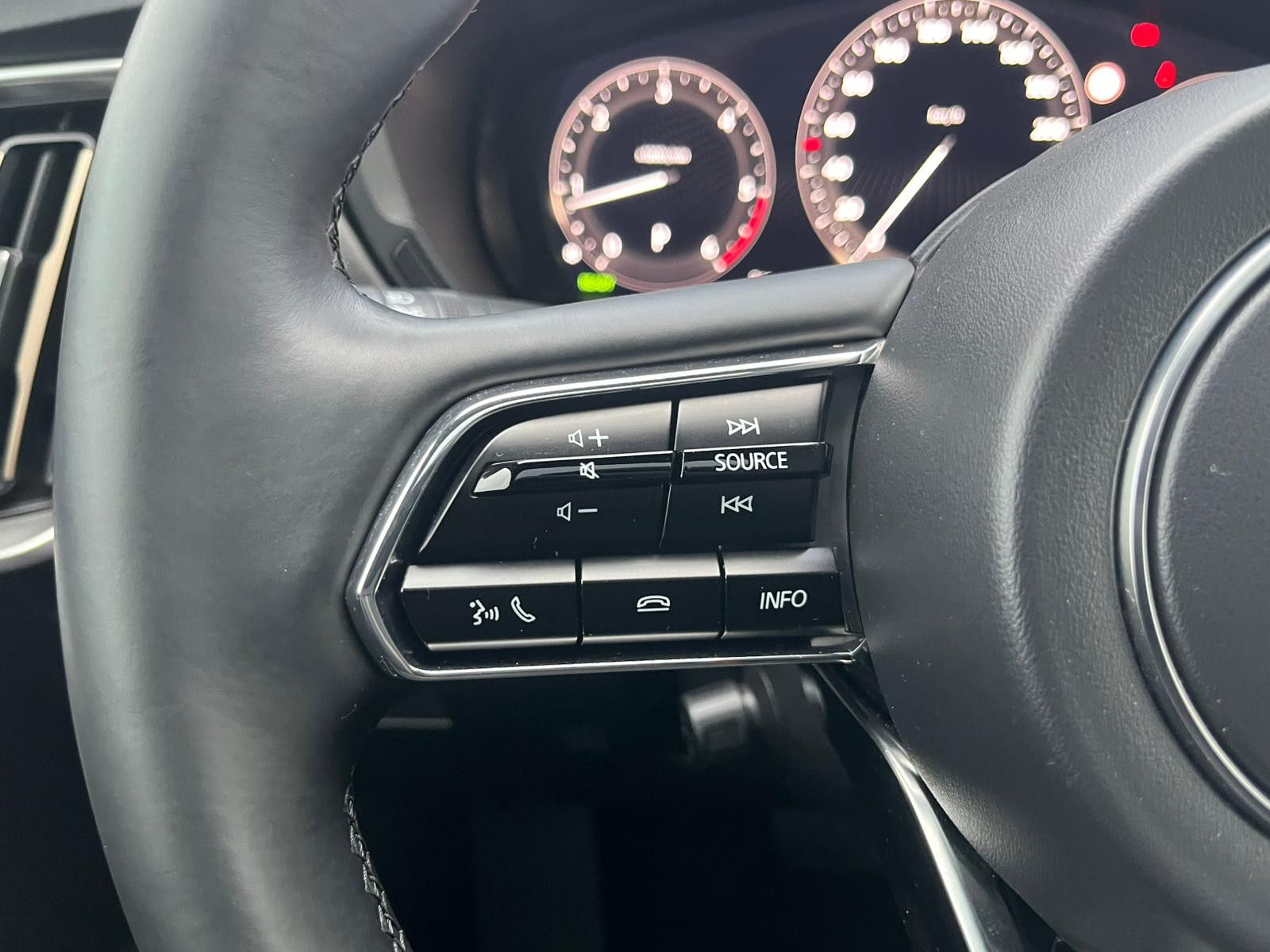 Vehicle illustration Mazda CX-80 3.3L Homura Plus PANO*HUD*BOSE*NAPPA*7SIT