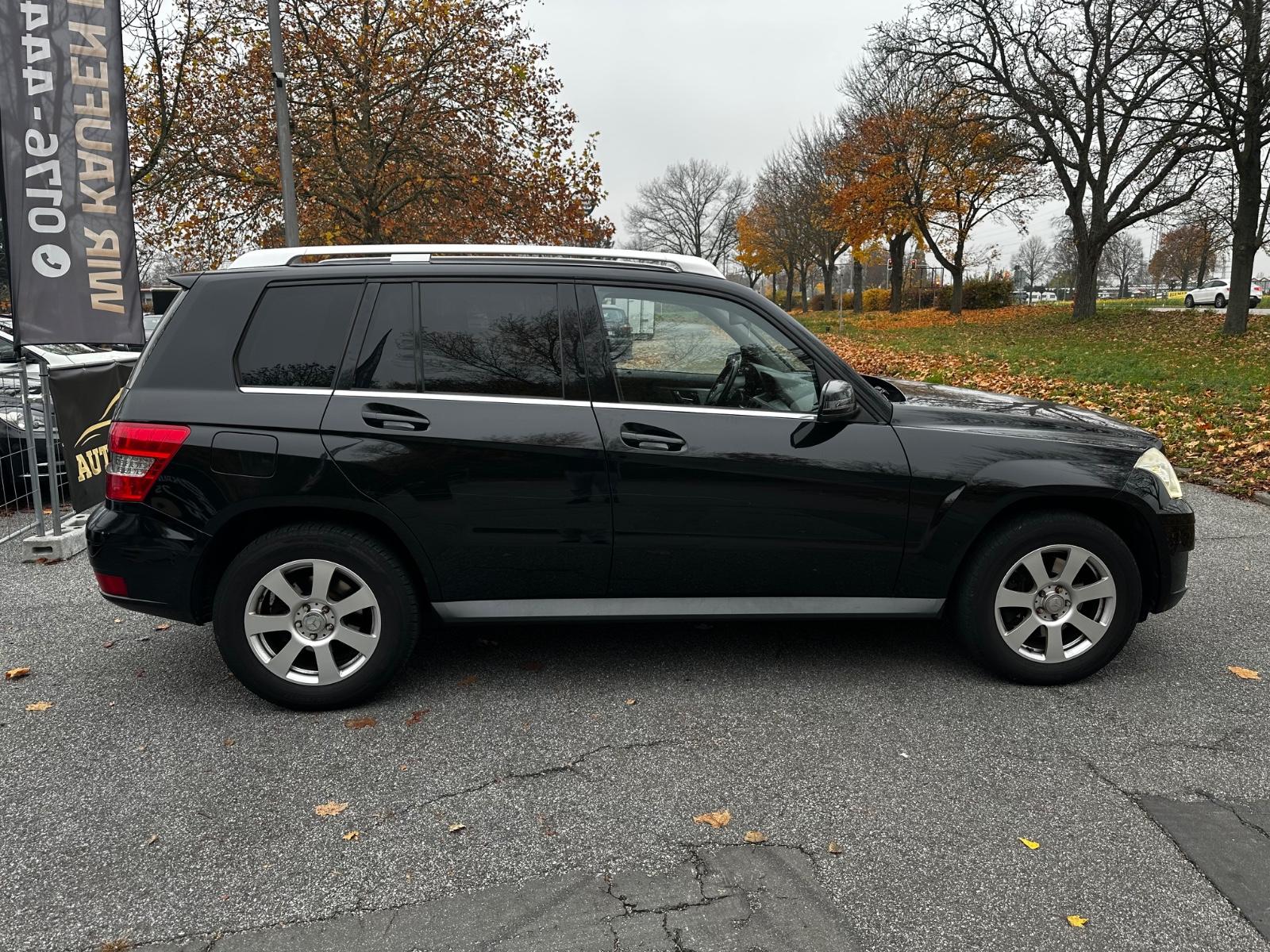 Mercedes-Benz GLK350 2010 — photo 9