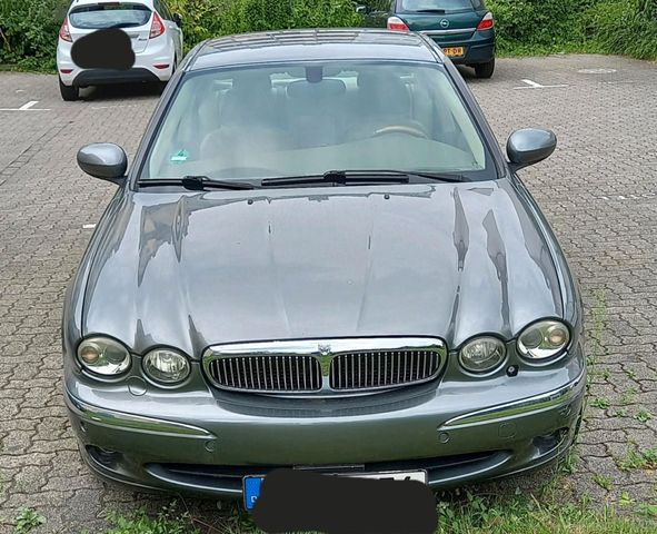 Jaguar X-Type