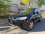 Mitsubishi OUTLANDER 2.0 D ALLRAD 4x4 KLIMA SCHECKHEFT - Mitsubishi Outlander Gebrauchtwagen in Nürnberg