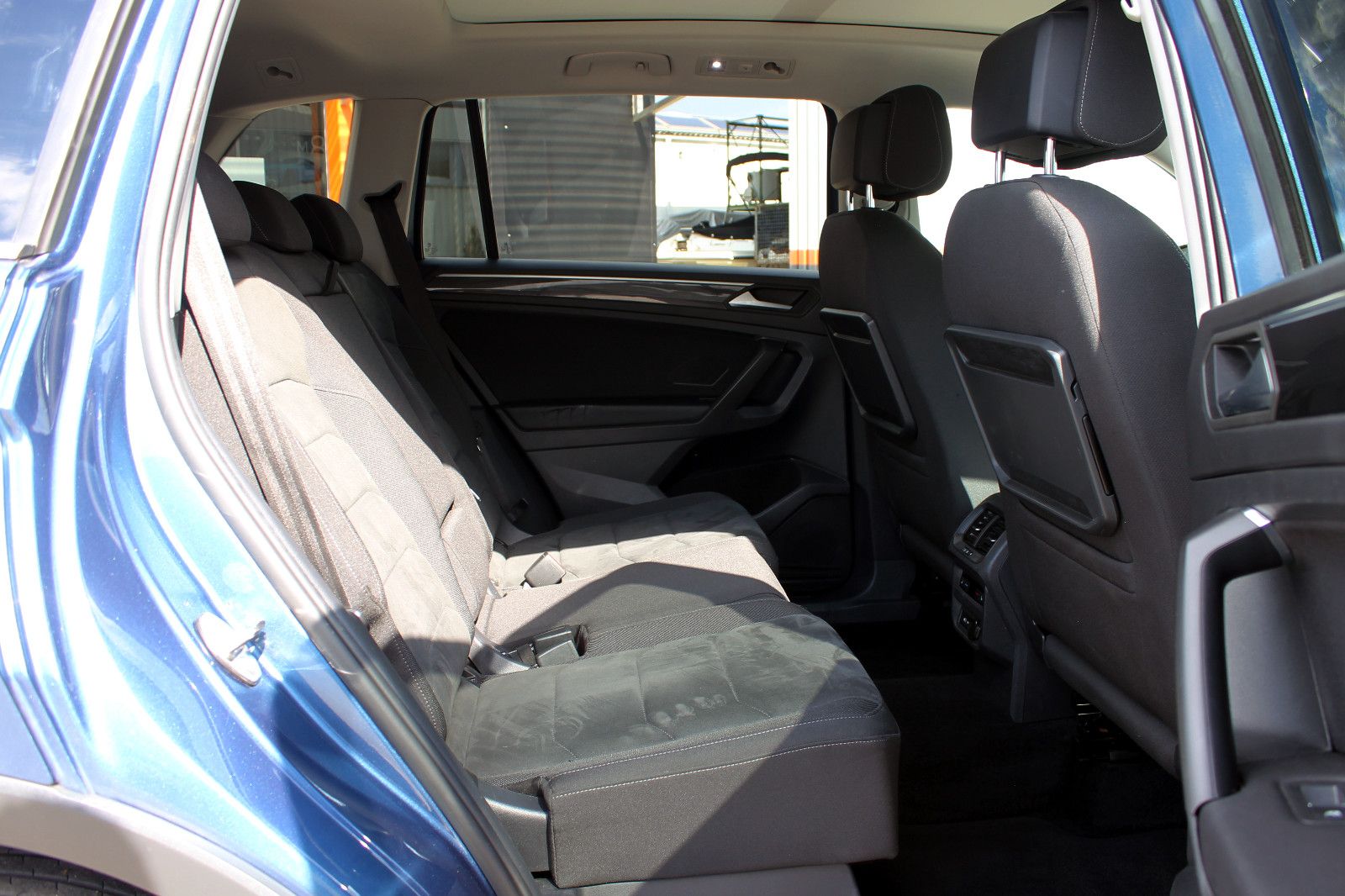 Fahrzeugabbildung Volkswagen Tiguan 2.0 TSI Allspace Highl. 4M. LED ACC 360°