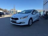 Kia ceed Sportswagon*Sitzheizung*Scheckheft* - Kia aus 2014 mit Diesel-Antrieb: Kombi