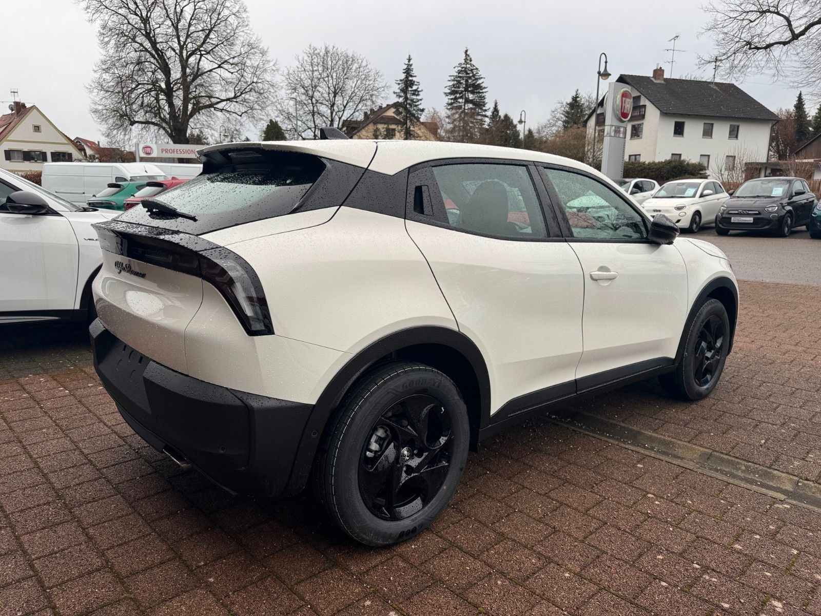 Fahrzeugabbildung Alfa Romeo Junior Ibrida 1.2 Techpaket Navi Kamera ACC