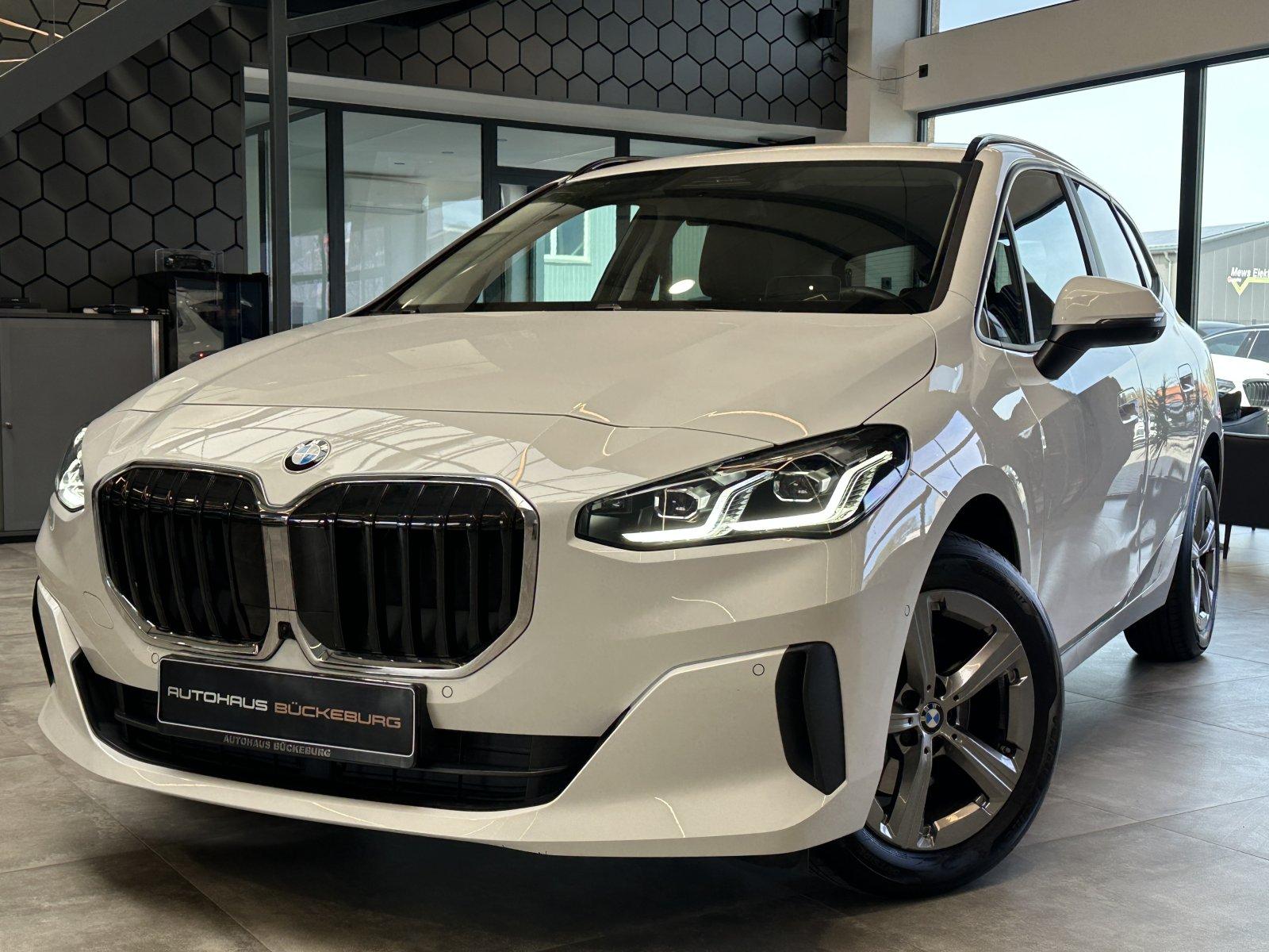 BMW 218 Active Tourer  AHK Head-Up