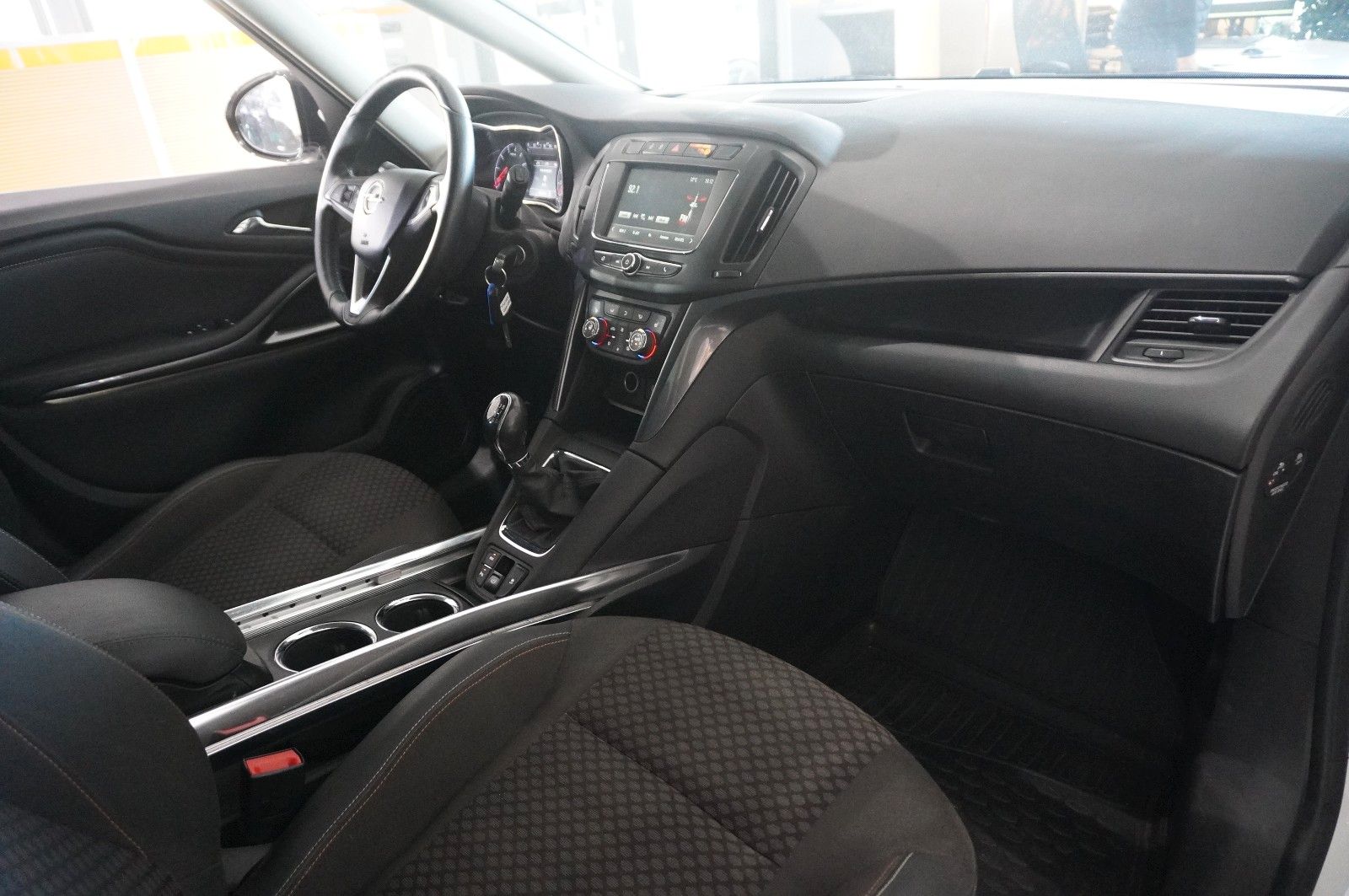 Fahrzeugabbildung Opel Zafira C 1.4T INNOV. 7-SITZ NAVI/LED/KAMERA/AHK