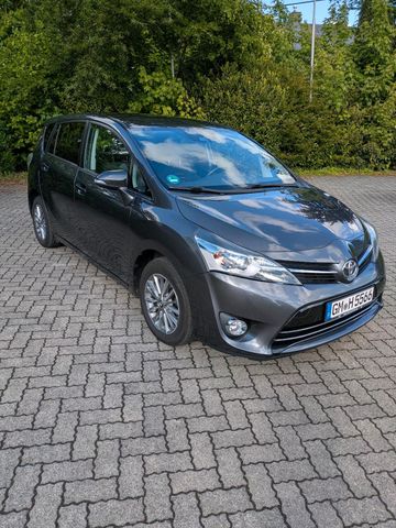 TOYOTA Verso