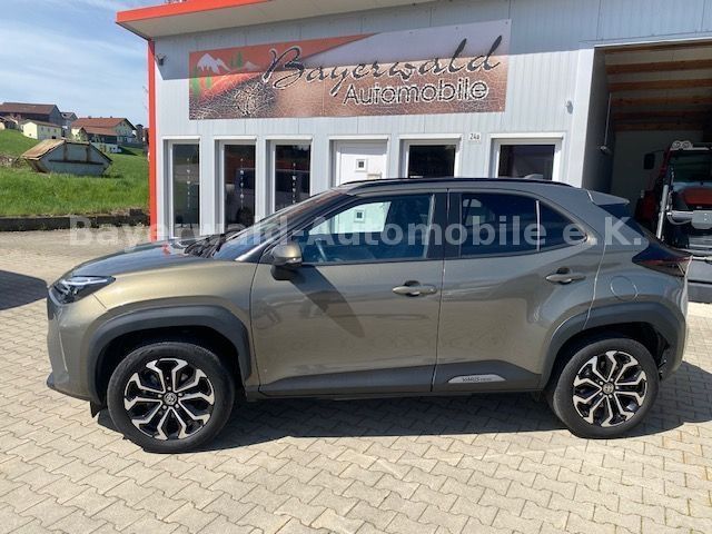 Toyota Yaris Cross Hybrid Klimaaut. SHZ ähnlich Team D