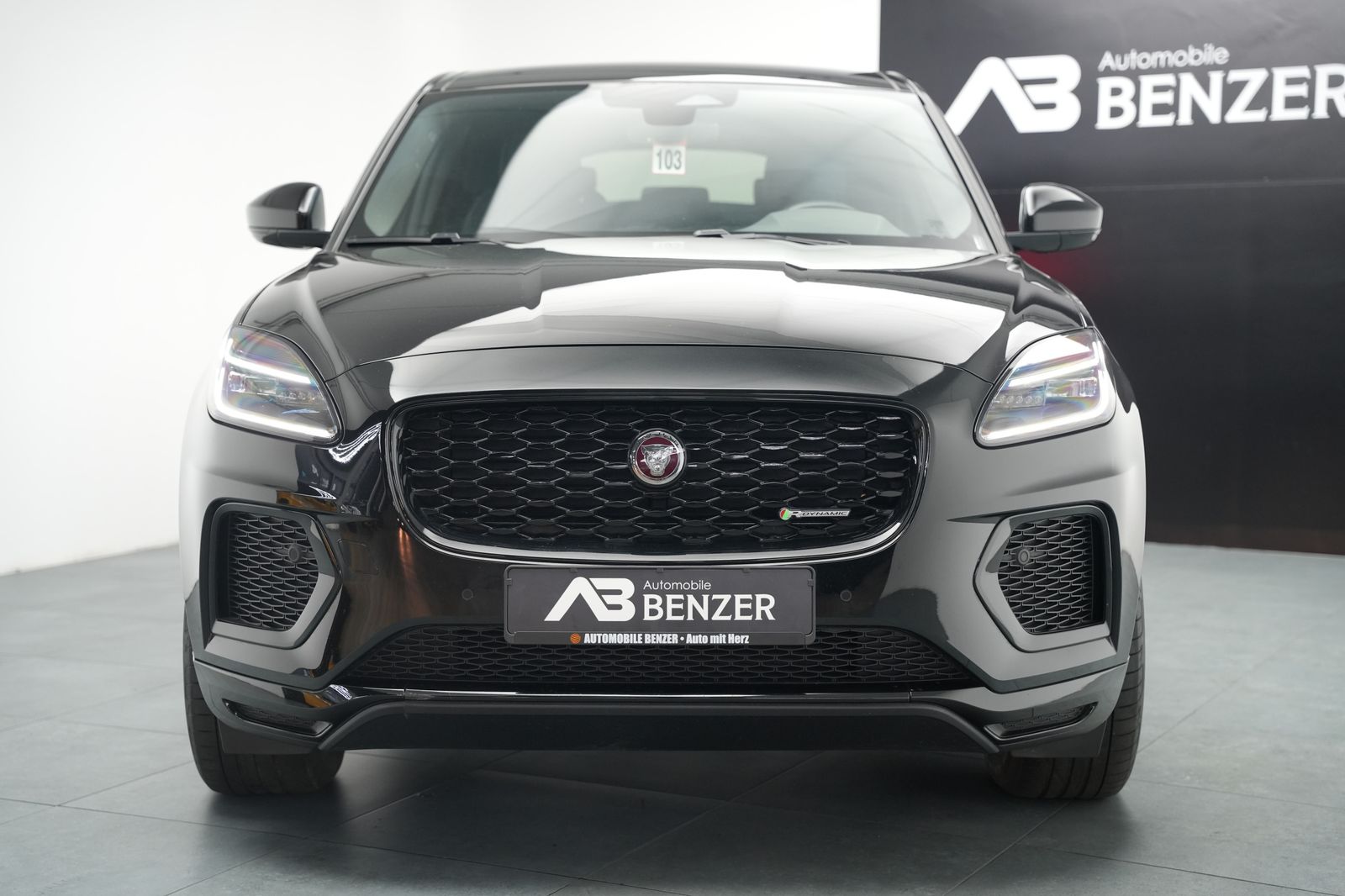 Fahrzeugabbildung Jaguar E-PACE R-Dynamic SE *Meridian*Memory*Virtual*ACC