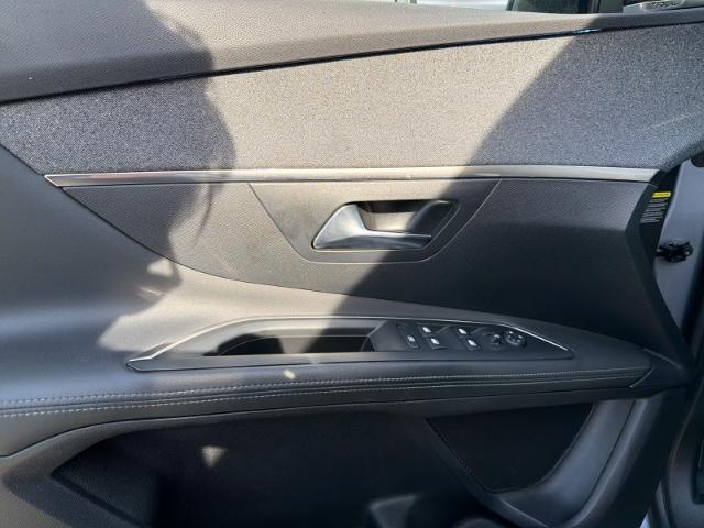 Peugeot 3008 Allure Rückfahrk. Massage Focal Sounds. Sit