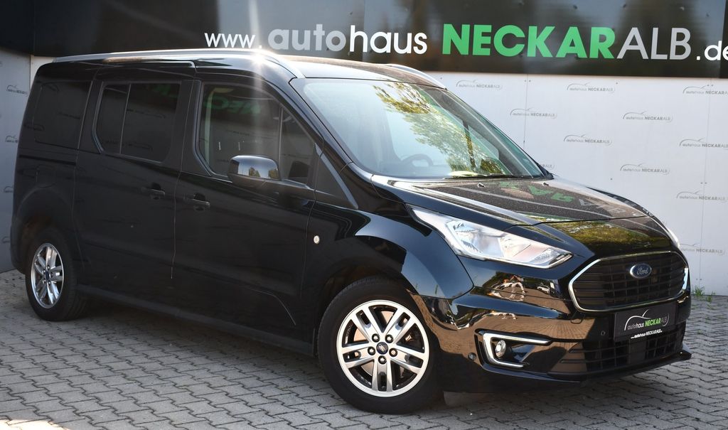 Image of Ford Grand Tourneo