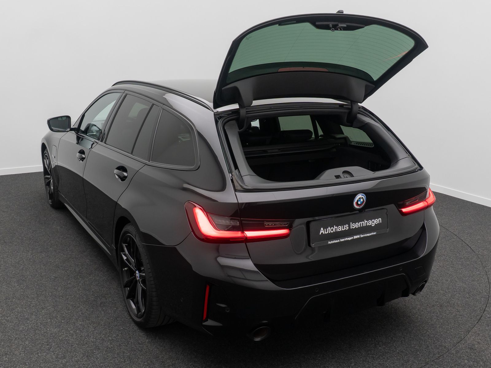 Fahrzeugabbildung BMW 330e M Sport DAB Kamera HUD H/K 19Zoll Parkassis