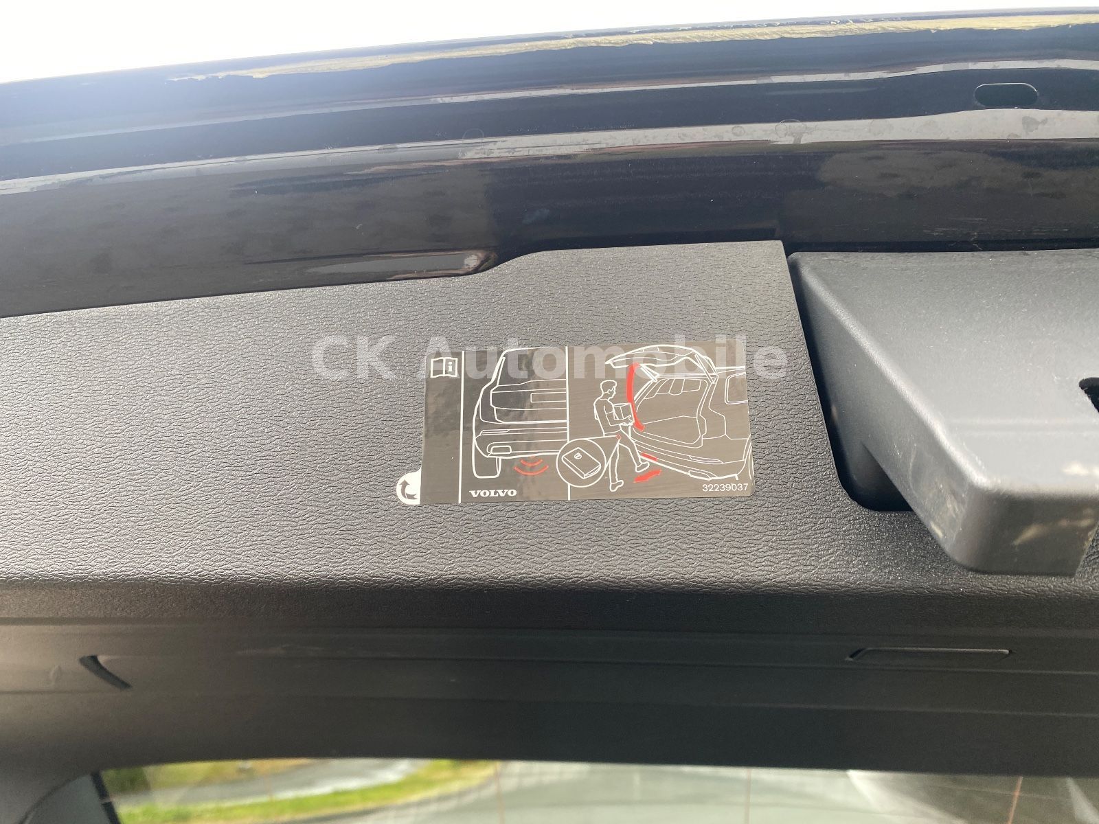 Fahrzeugabbildung Volvo V60 D4 CrossCountry Pro AWD/Navi/BLIS/Kamera/LED