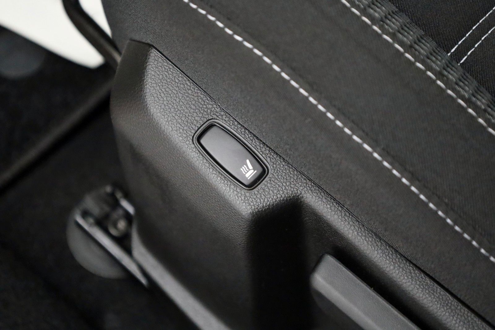 Fahrzeugabbildung Dacia Duster II Prestige Navi,SH,Kamera,Apple CarPlay