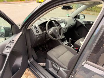 Volkswagen Tiguan - 9