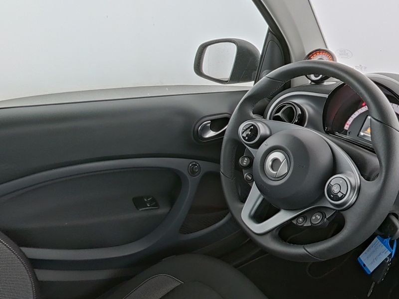 Fahrzeugabbildung Smart EQ COUPÉ*EXCLUSIVE*22kW*JBL-SOUNDSYS*ALLWETTER*
