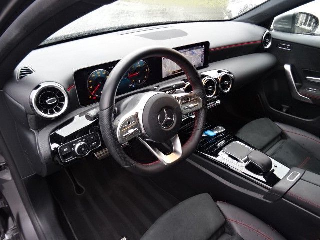 Mercedes-Benz A 180d AMG,LEDER,NAVI,LED,AUTOM,KAMERA,PDC,1HAND foto 17