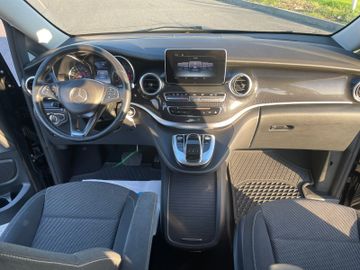 Mercedes V 220 - 11