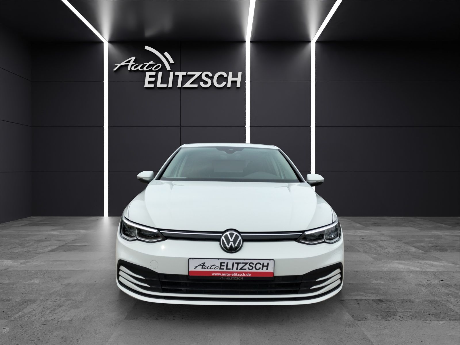 Fahrzeugabbildung Volkswagen Golf VIII TDI Life DSG LED Navi AID ACC PDC SH
