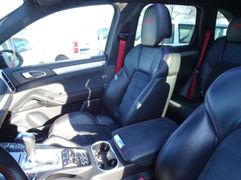 Fahrzeugabbildung Porsche Cayenne GTS BOSE ALCANTARA 21 ALUFELGEN