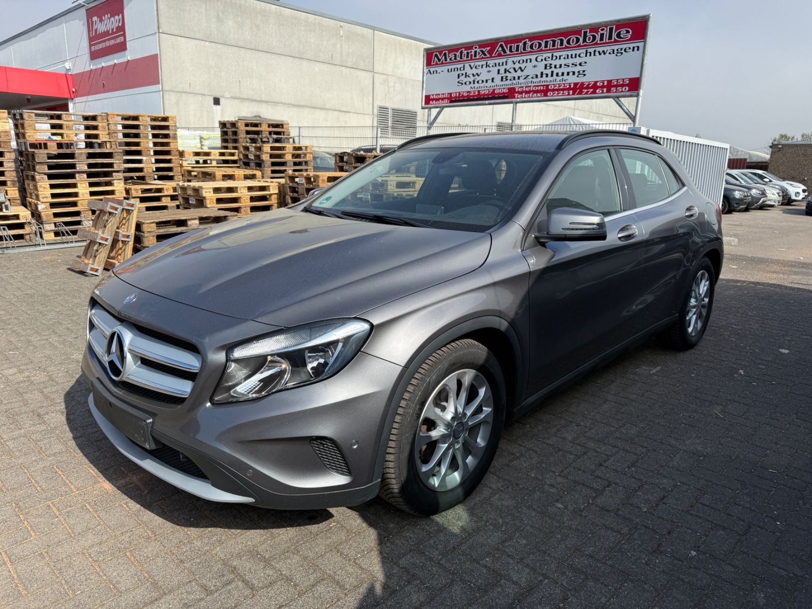 MERCEDES-BENZ GLA 200
