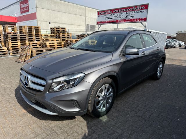 MERCEDES-BENZ GLA 200