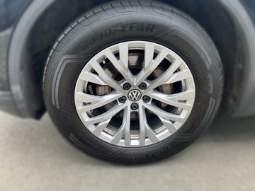 Volkswagen Touareg - 4