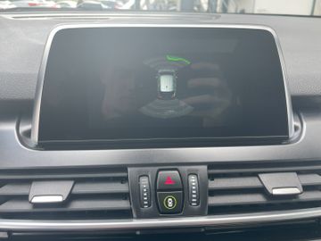 BMW 220i Active Tourer Sport Line*Automatik*PDC*BT*