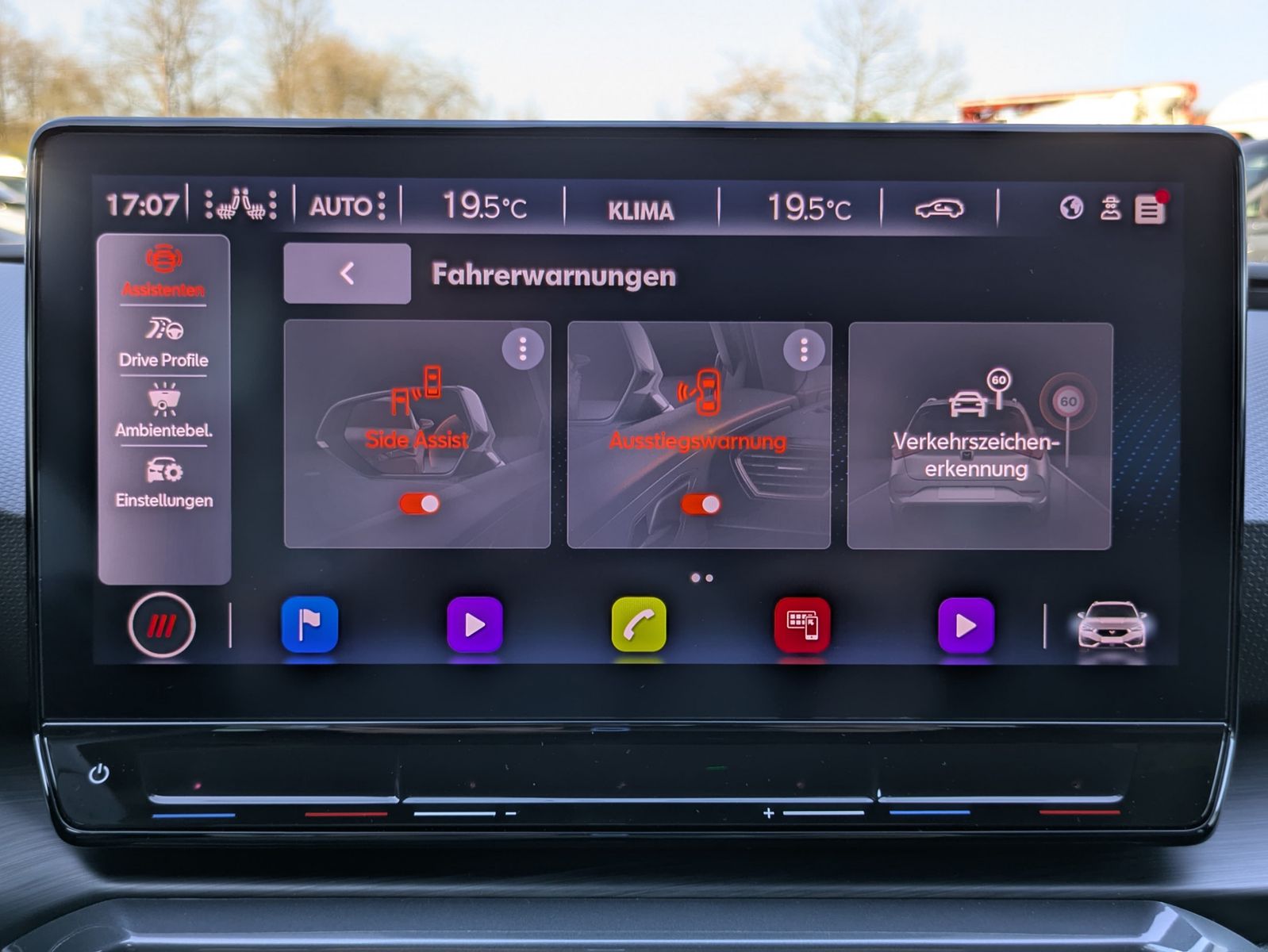 Fahrzeugabbildung CUPRA Leon 1.5 eTSI DSG MATRIX-LED*AHK*ACC*KAMERA*18"